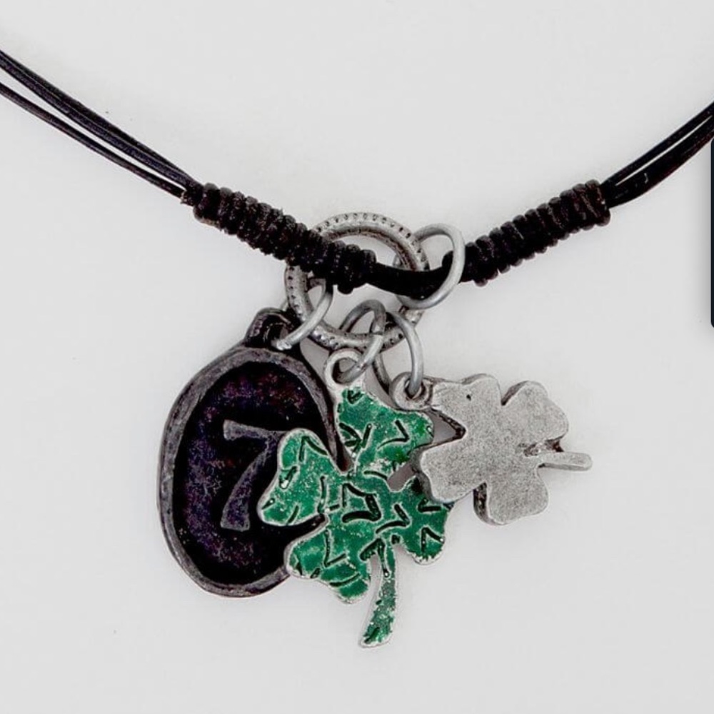 BKE Lucky necklace